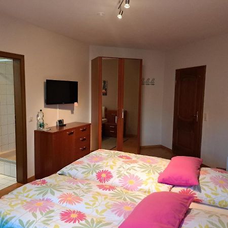 Pension Birgit Pazen Цельтінґен-Рахтіґ Екстер'єр фото